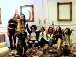 Comemoração de aniversário entre amigos e família